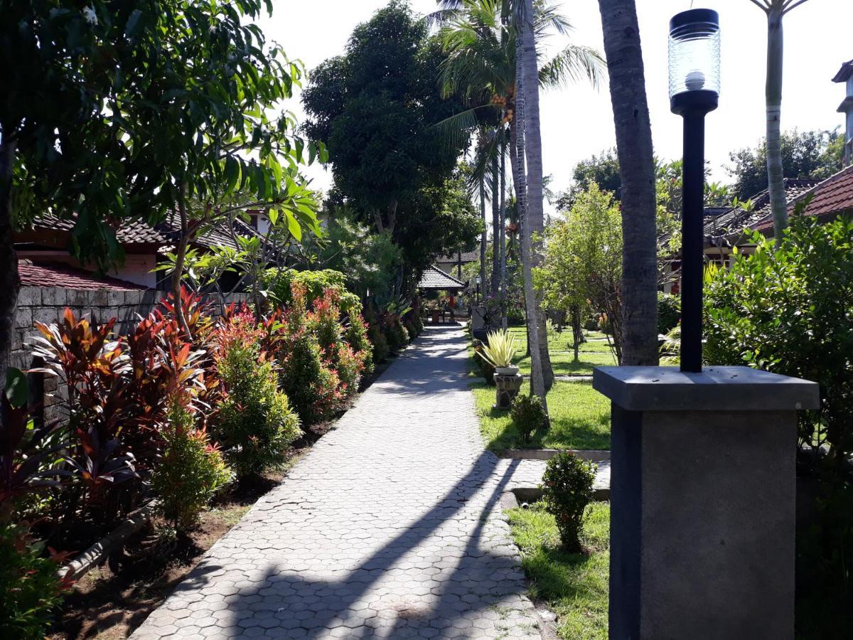 Puri Bali Hotel Lovina  Exterior photo