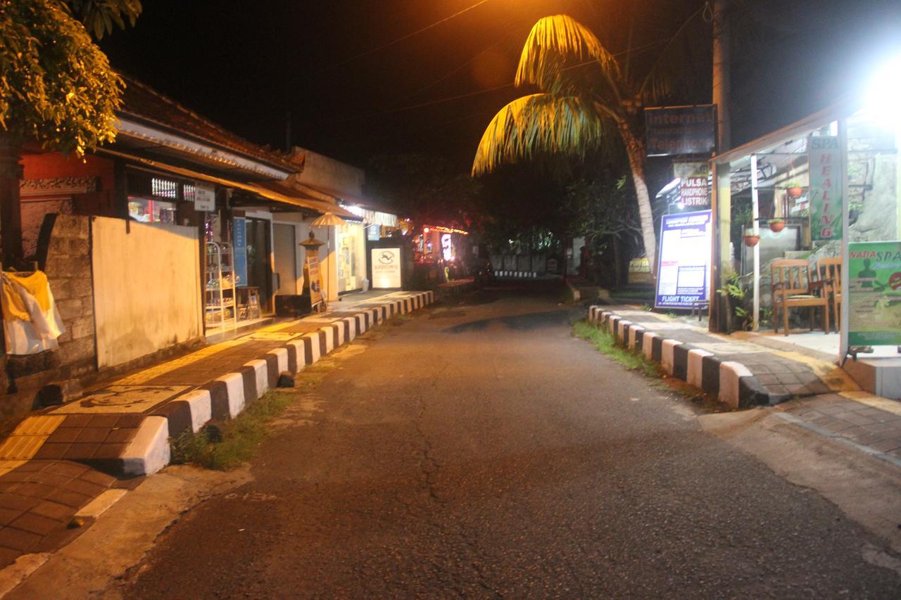 Puri Bali Hotel Lovina  Exterior photo